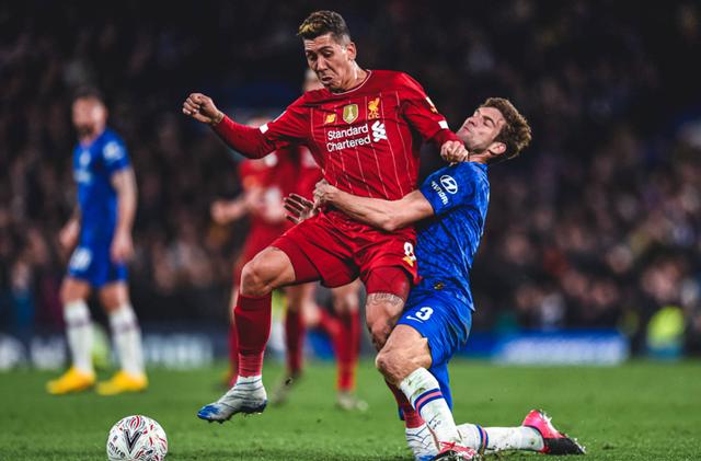 争议判罚点燃全场，两队差点动手