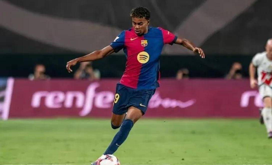 官方：切尔西签下19岁后卫哈托，转会费4418万欧签约至2032年