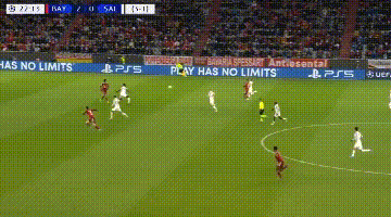 詹姆斯高空接力扣篮，点燃全场