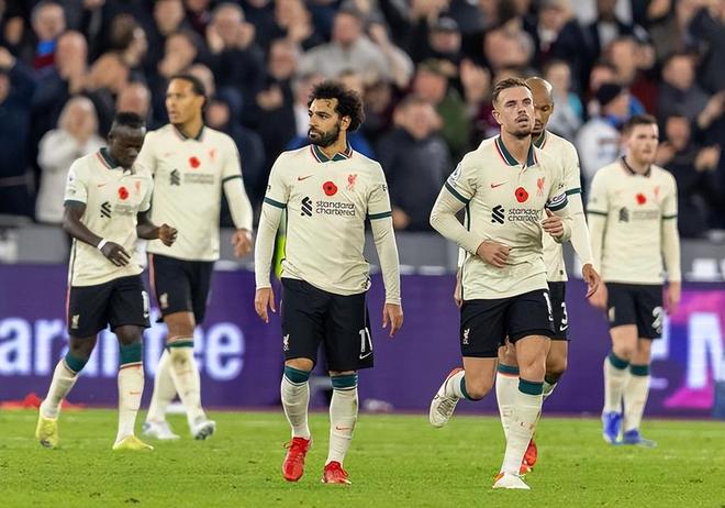 继C罗和小卢卡斯后，奥斯梅恩是第三位欧冠客场对贾府戴帽的球员