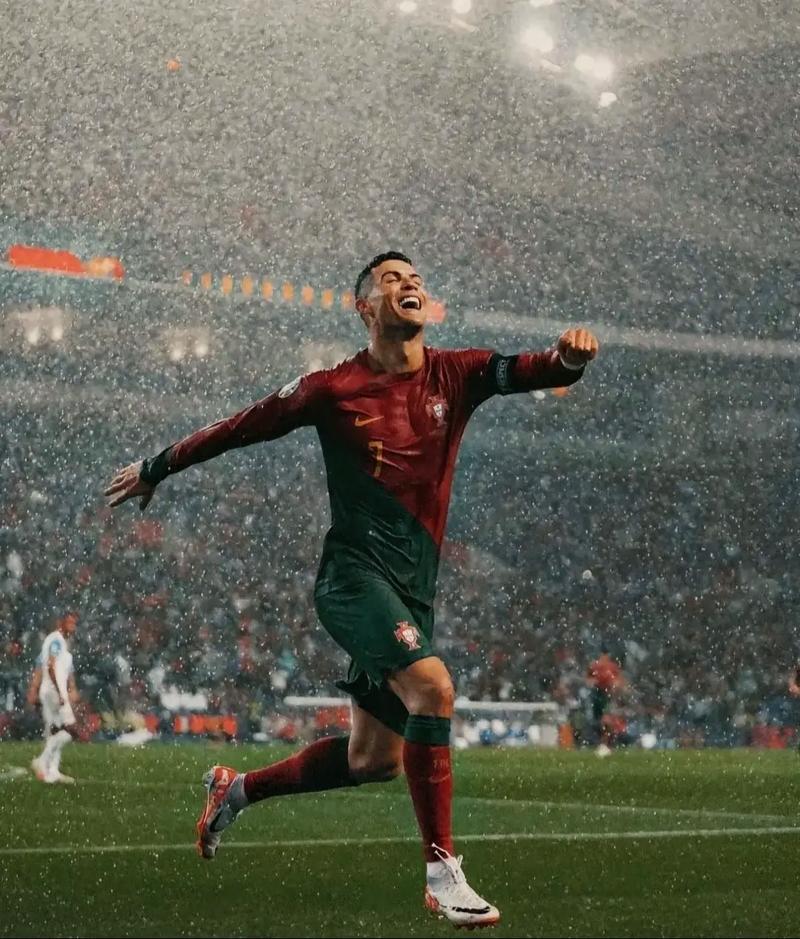 德转预热戴维身价：最高4500万欧不变，最低下跌至3000万欧