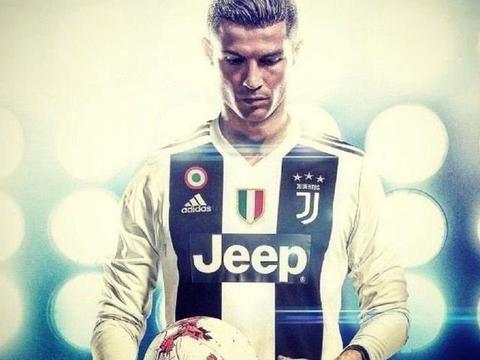 后卫破门后激情亲吻队徽，引球迷共鸣