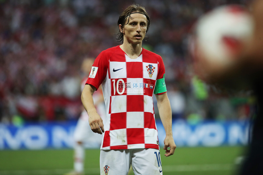 保级之战：格拉尼特·扎卡加盟黑猫！桑德兰中场终获节拍器